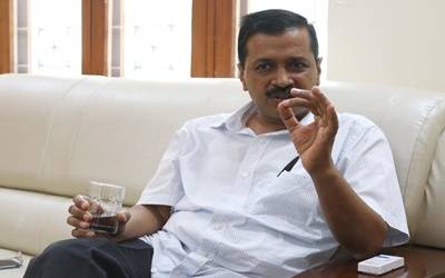 Arvind Kejriwal sitting20180612110316_l